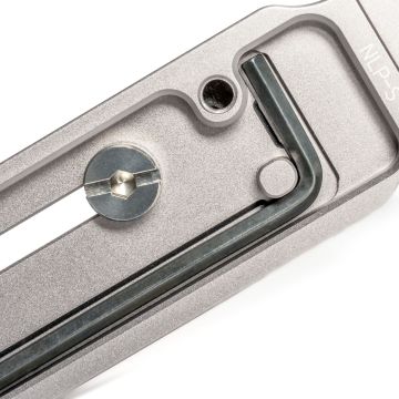 NiSi PRO NLP-C Adjustable L Bracket (Tripod mount point in the middle of the camera base)