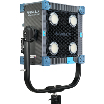 NANLUX Evoke Matrix 2500C Full-color Multi-Source Spot Light Kit in Flight Case